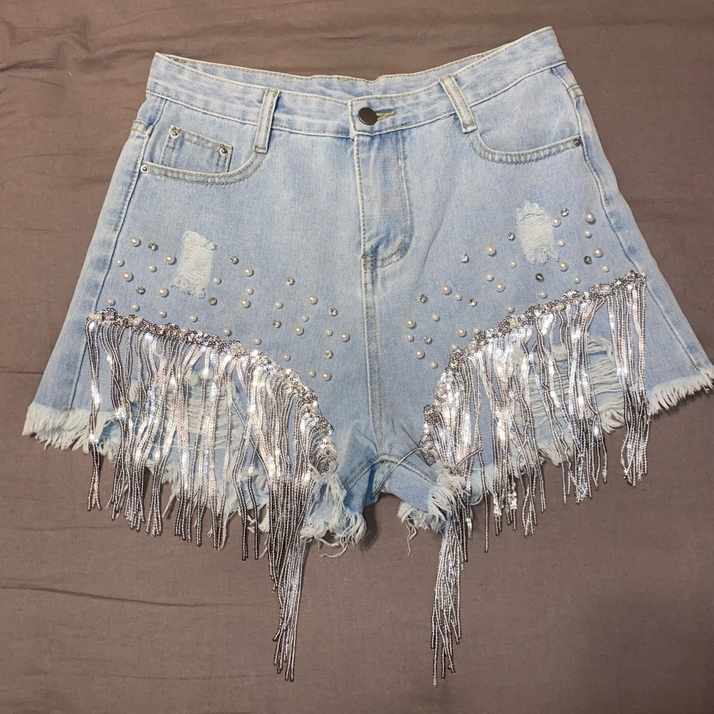 Sparkling tassel beaded denim shorts